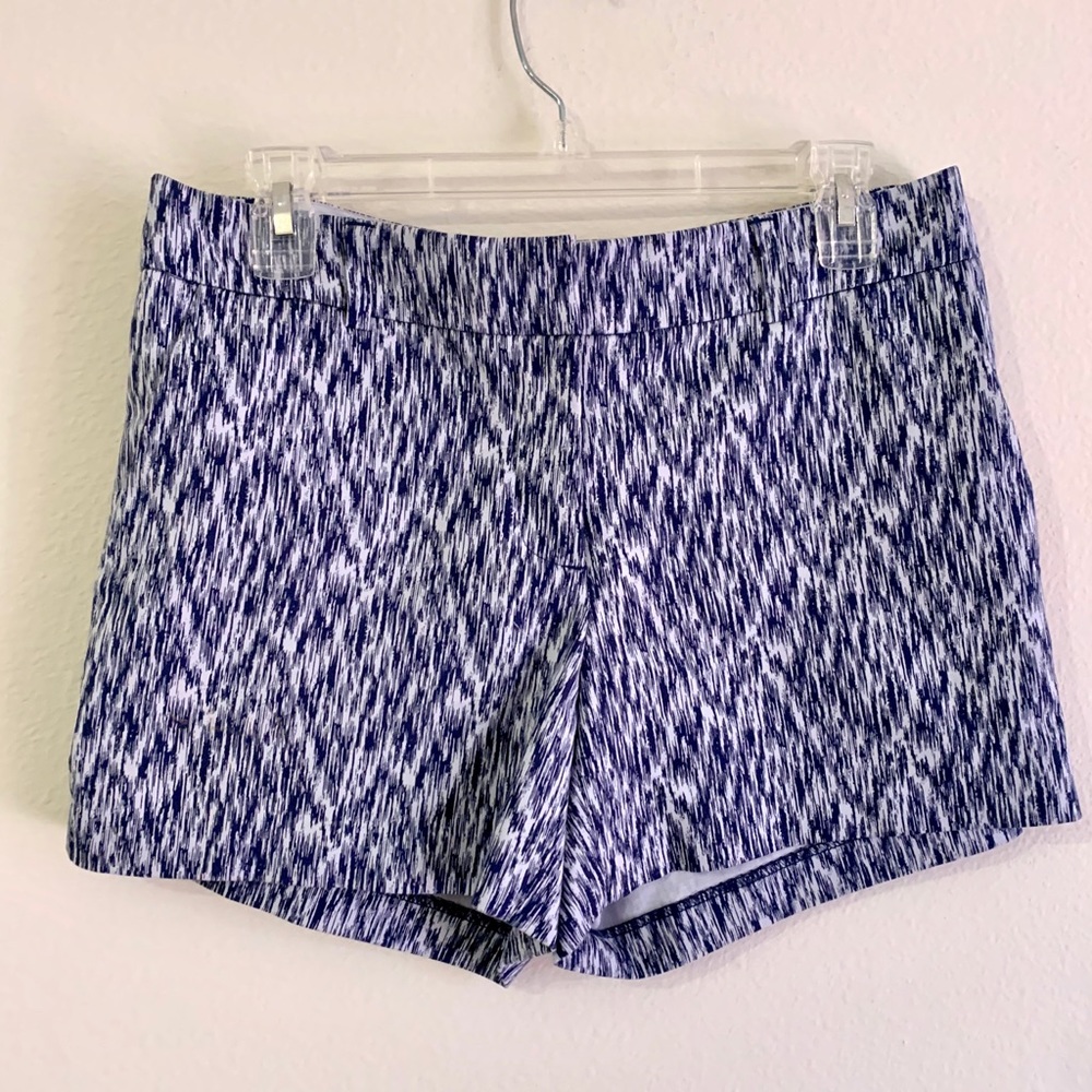 💕Navy and White Patterned Shorts